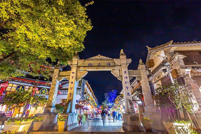 山東濟(jì)南夜景照明工程,樓體樓宇亮化工程,LED發(fā)光標(biāo)識(shí)工程,夜景景觀照明工程,夜景泛光照明,LED照明,LED發(fā)光字工程,亮化工程,LED外露發(fā)光字